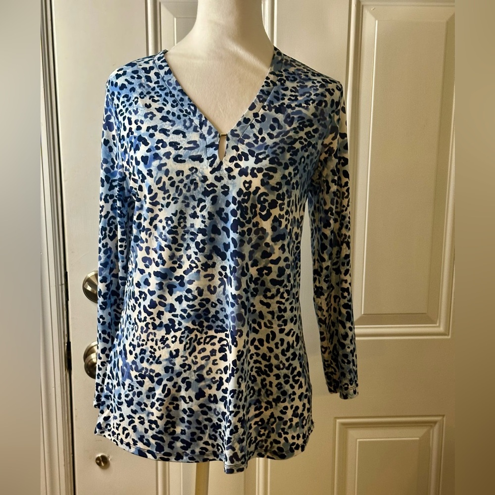 Jones New York Signature Animal Print Blouse. - Picture 5 of 7